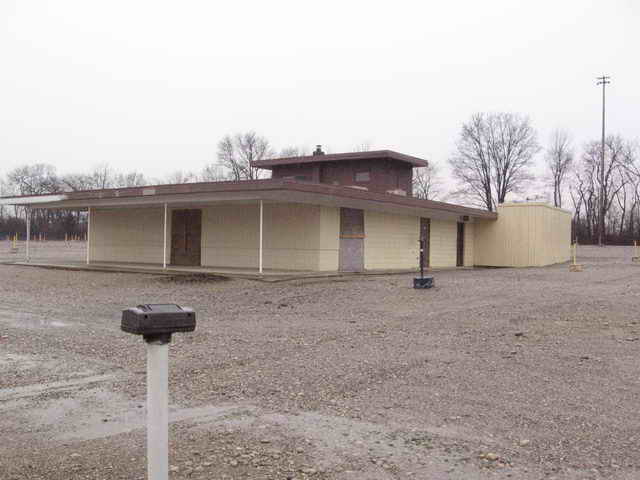 Park Layne 69 Drive-In - 2006 Photo (newer photo)